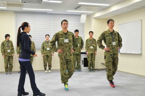 陸海空各自衛隊服のファッションショー「じえコレ」