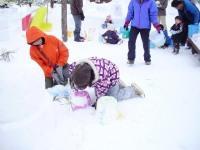冬のカムイの杜公園で遊ぼう・雪像作り