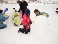 冬のカムイの杜公園で遊ぼう・スノーキャンドル作り