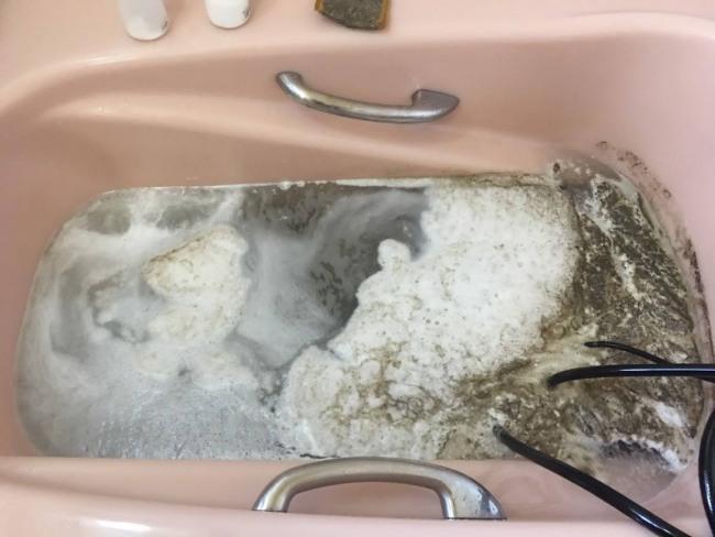 追い焚き配管の臭いや汚れ・雑菌の除去！風呂釜洗浄
