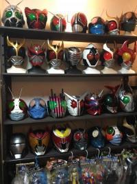 特撮スーパーヒーローのマスク・コスチューム等をたくさん店内に展示しています！