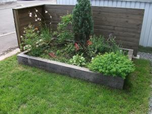 ハーブで可愛い小さなお庭を作りませんか。。。