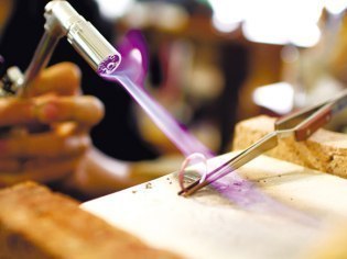 ｊｅｗｅｌｒｙ ｓａｌｏｎ ＫＩＨＡＮＡ