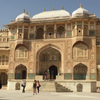 (株)ライナーネットワーク　代表取締役社長　安井清吉