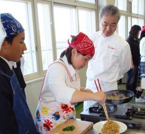 旭川しょうゆ焼きそばの会