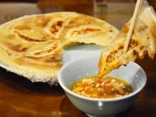 羽根付き餃子専門店　富良野劇場