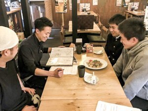 旭川しょうゆ焼きそばの会／旭川商業高校