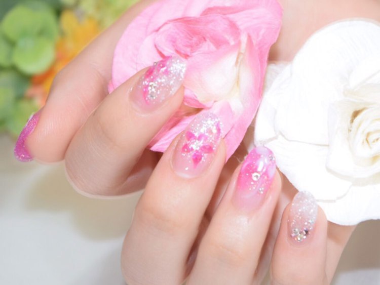 恋愛運もアップ ピンクネイルで視線をくぎ付け Nail Eyelash Salon Plaisir 旭川 道北のニュース ライナーウェブ