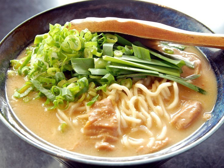 ここでもラーメン もつ煮スープの濃厚味噌 焼鳥ティピ 旭川 道北のニュース ライナーウェブ ここでもラーメン もつ煮スープの濃厚味噌 焼鳥ティピ 旭川 道北のニュース ライナーウェブ