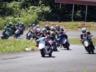北海道ノーマルスクーターで走り隊